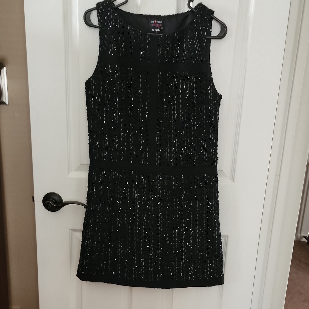 Giambattista Valli Elegant Sparkly Sheath Dress